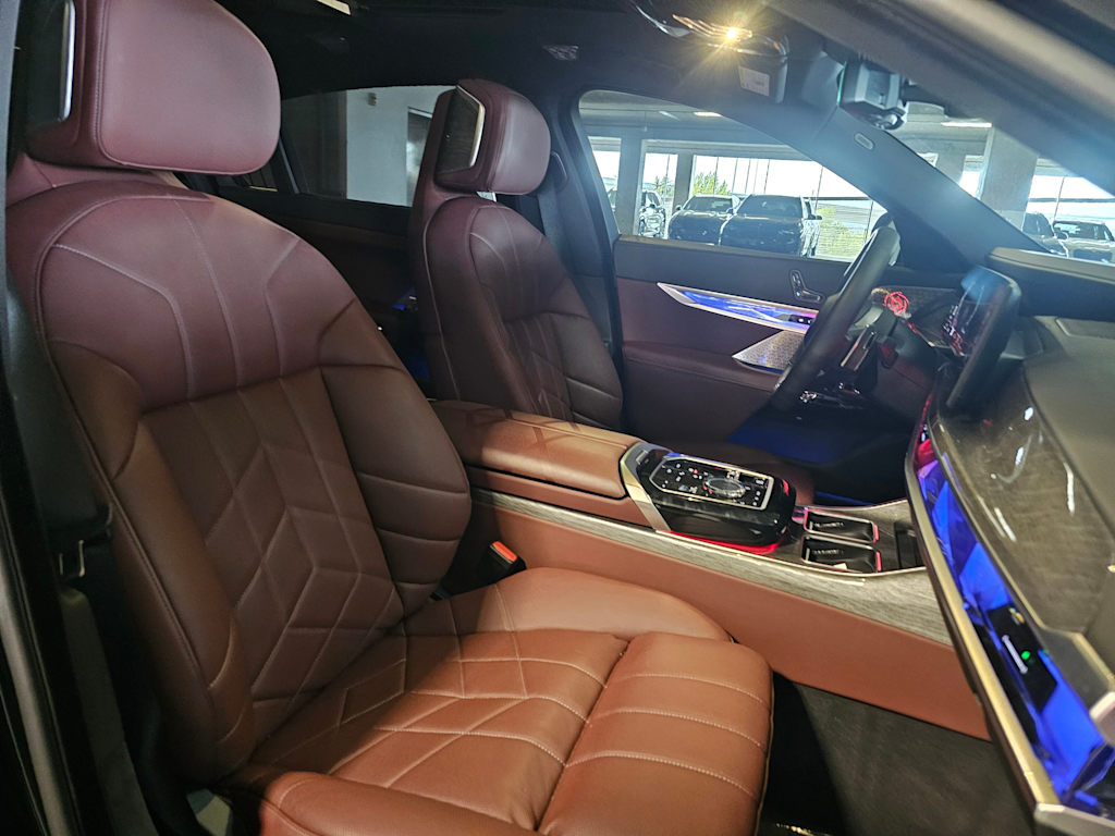 Thumbnail: 2025 BMW 7 Series - 34