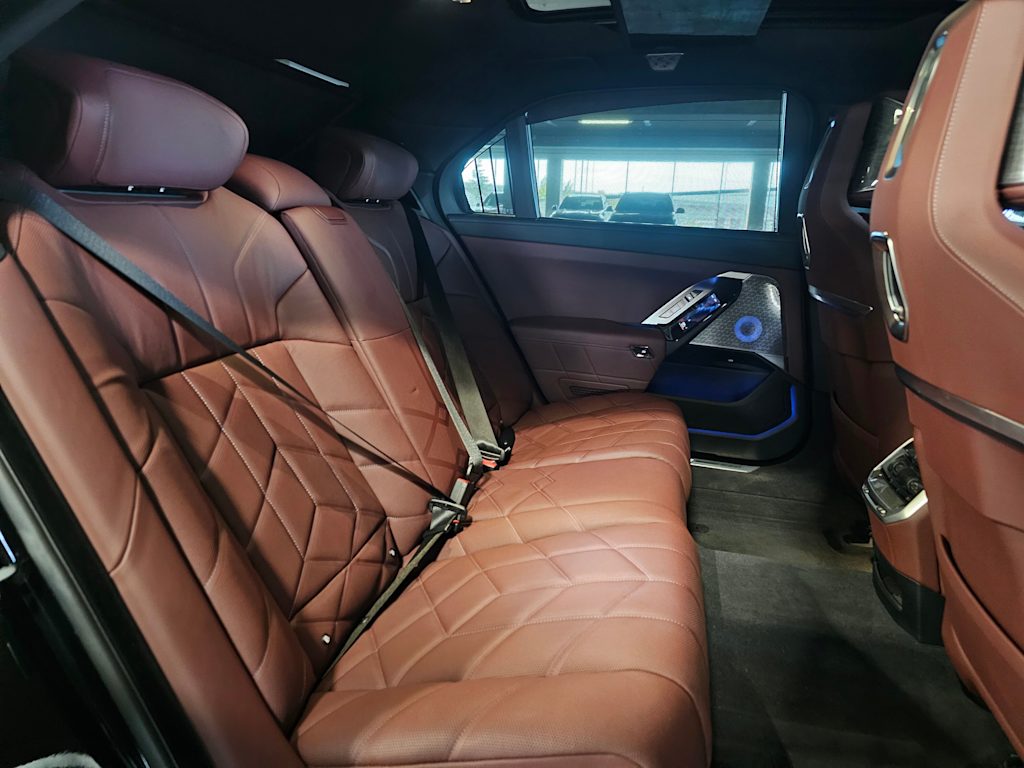 Thumbnail: 2025 BMW 7 Series - 32