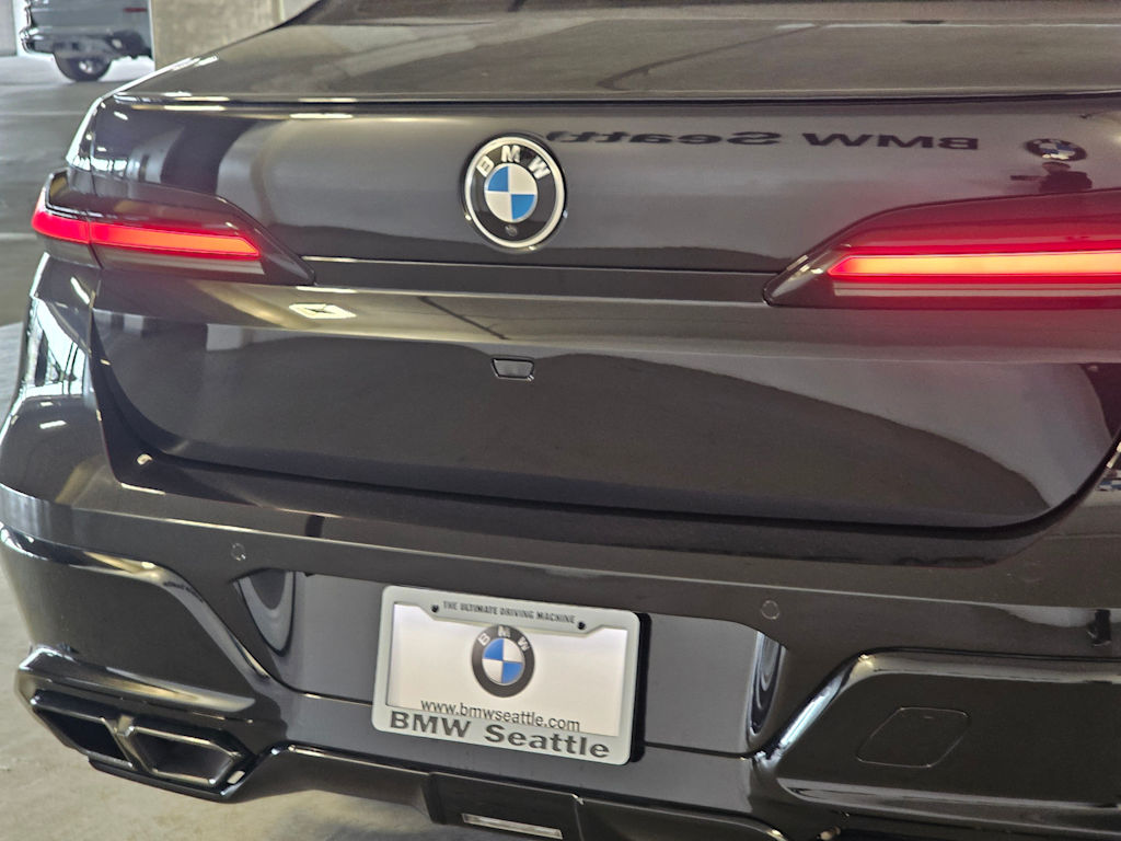 Thumbnail: 2025 BMW 7 Series - 20