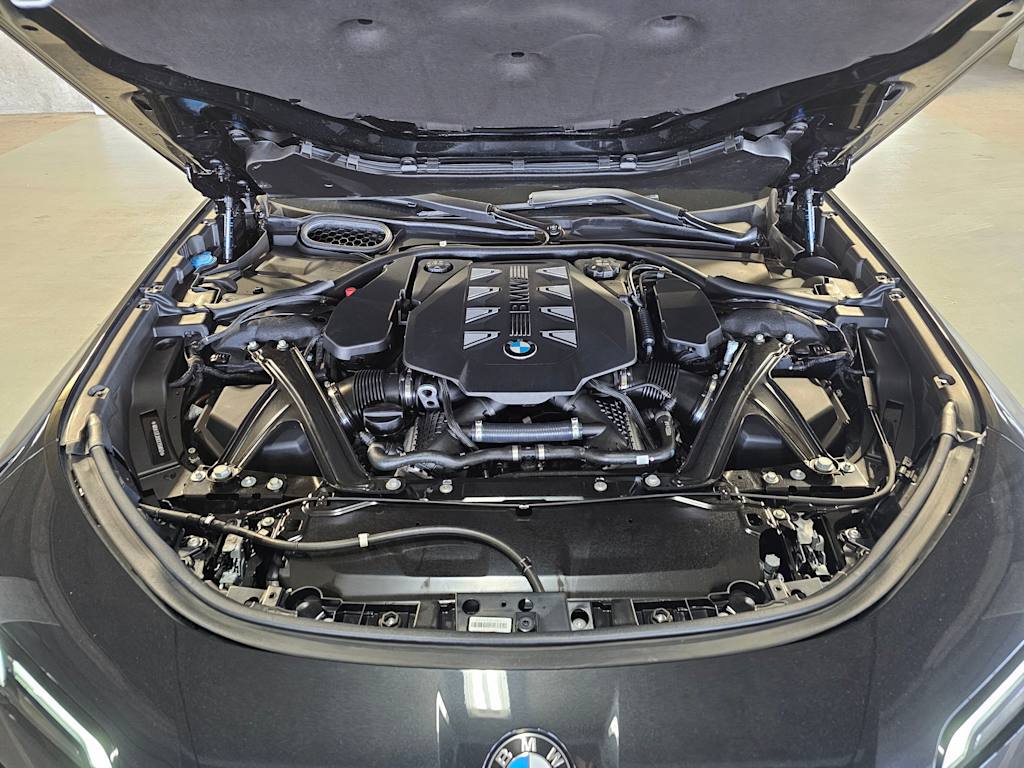 Thumbnail: 2025 BMW 7 Series - 9