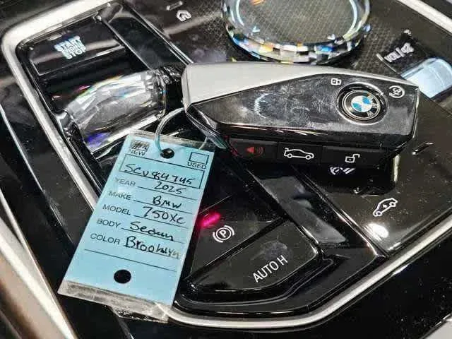 Thumbnail: 2025 BMW 7 Series - 31