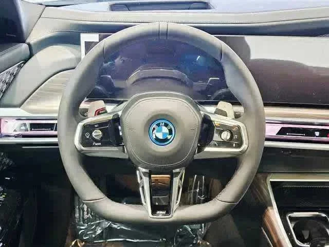 Thumbnail: 2025 BMW 7 Series - 14
