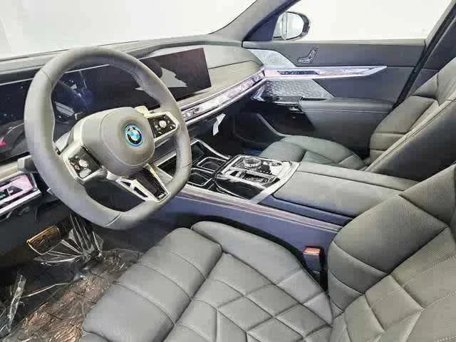 Thumbnail: 2025 BMW 7 Series - 2