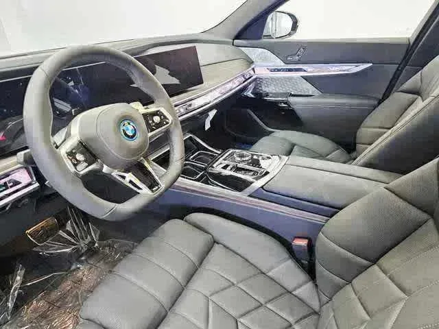 Thumbnail: 2025 BMW 7 Series - 2