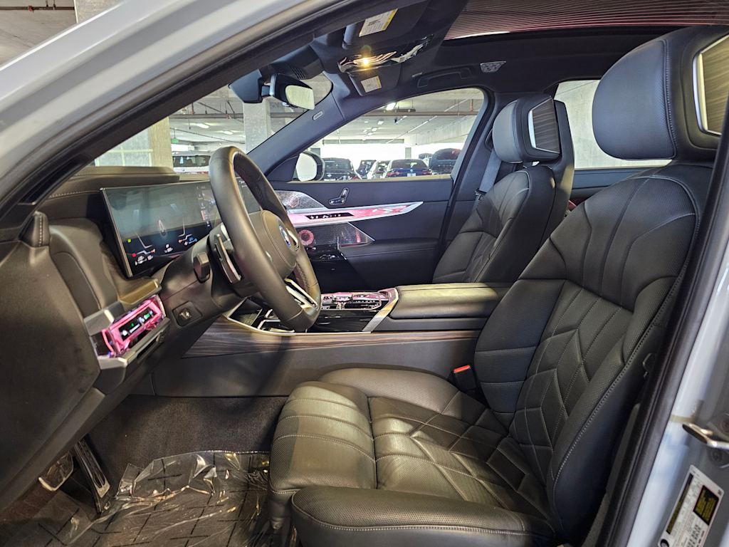 Thumbnail: 2025 BMW 7 Series - 11