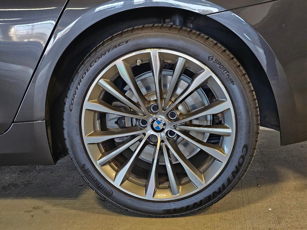 Thumbnail: 2023 BMW 5 Series - 8