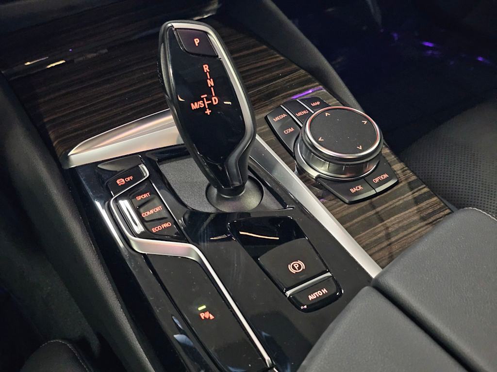 Thumbnail: 2023 BMW 5 Series - 17