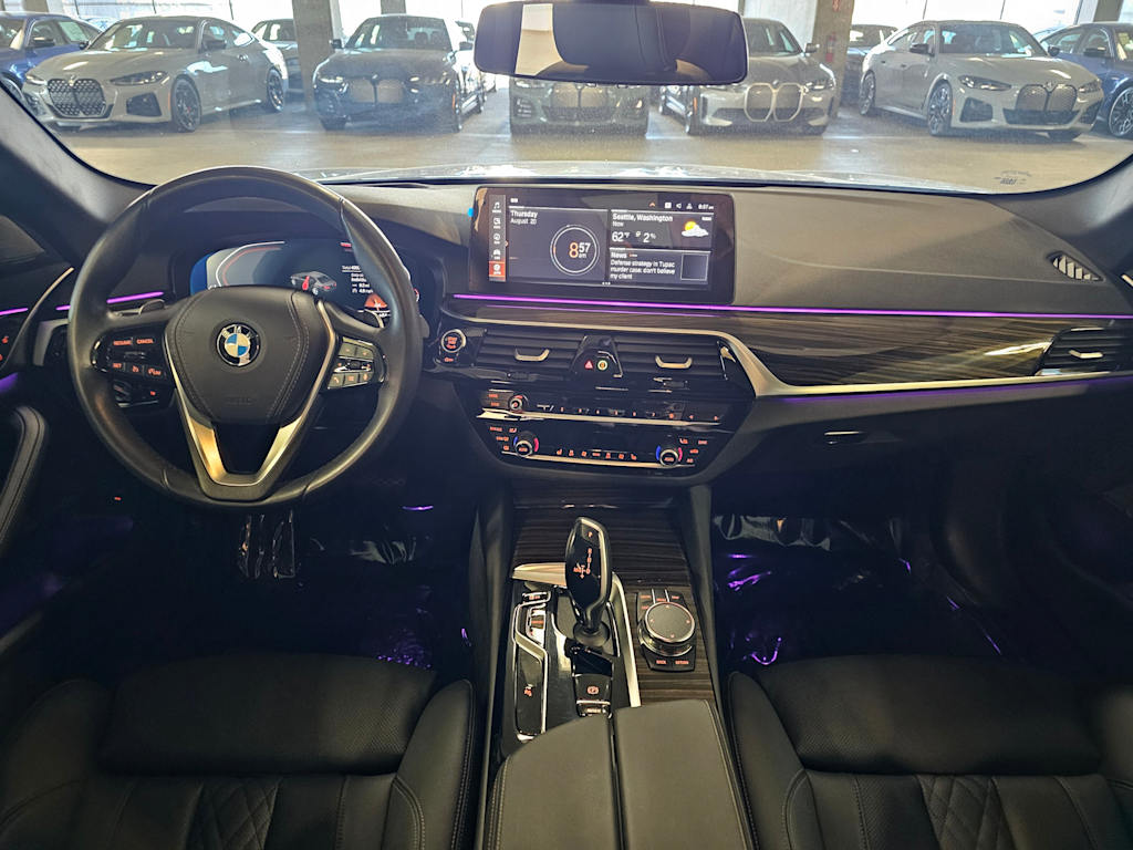 Thumbnail: 2023 BMW 5 Series - 10