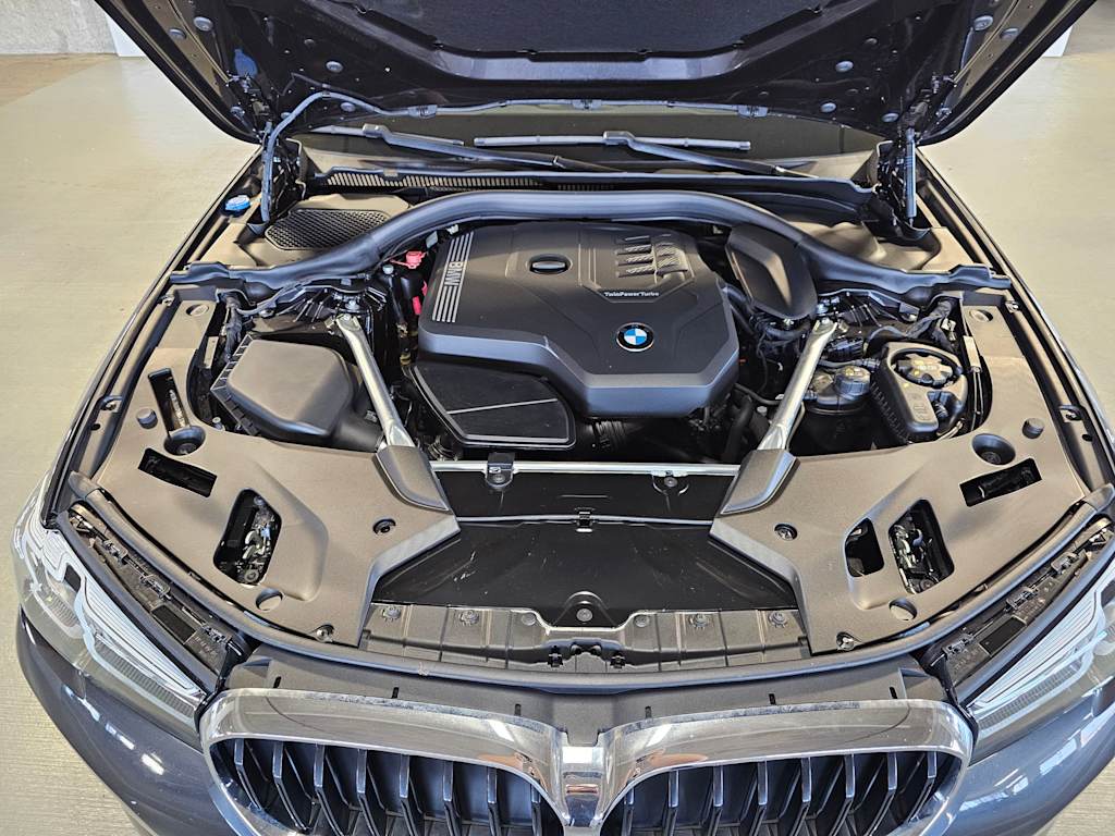 Thumbnail: 2023 BMW 5 Series - 9