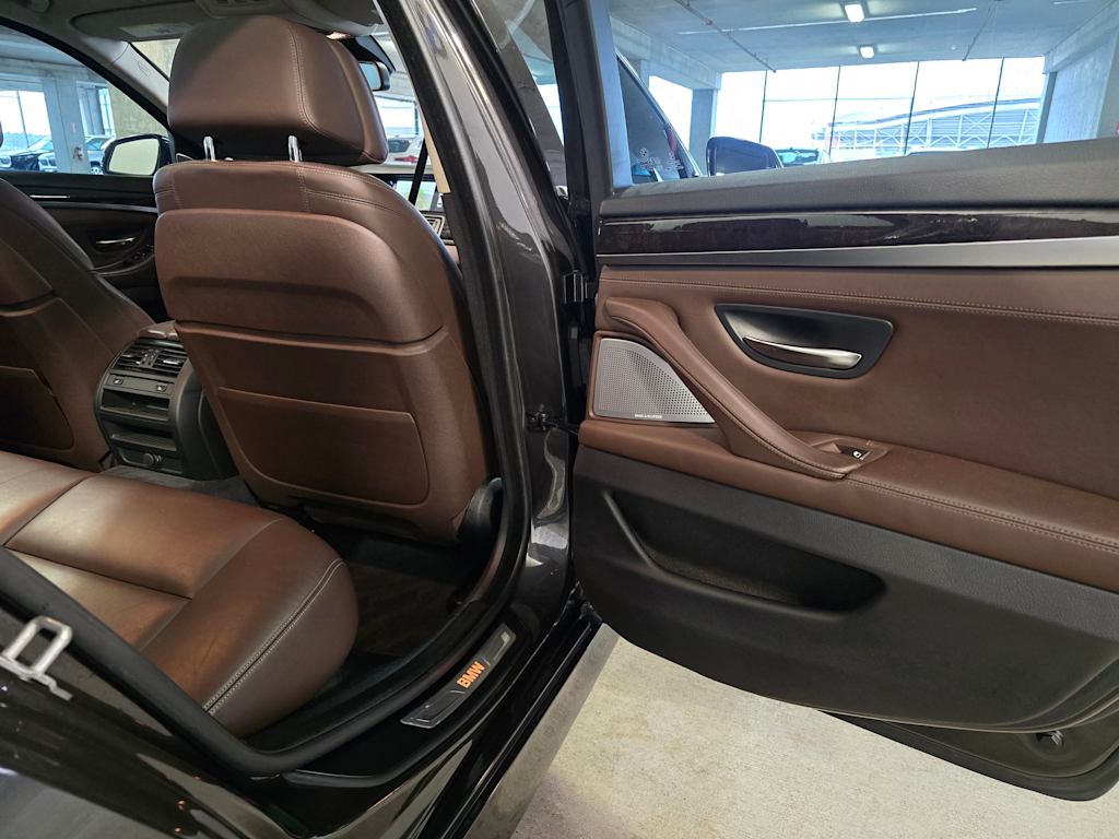 Thumbnail: 2016 BMW 5 Series - 33