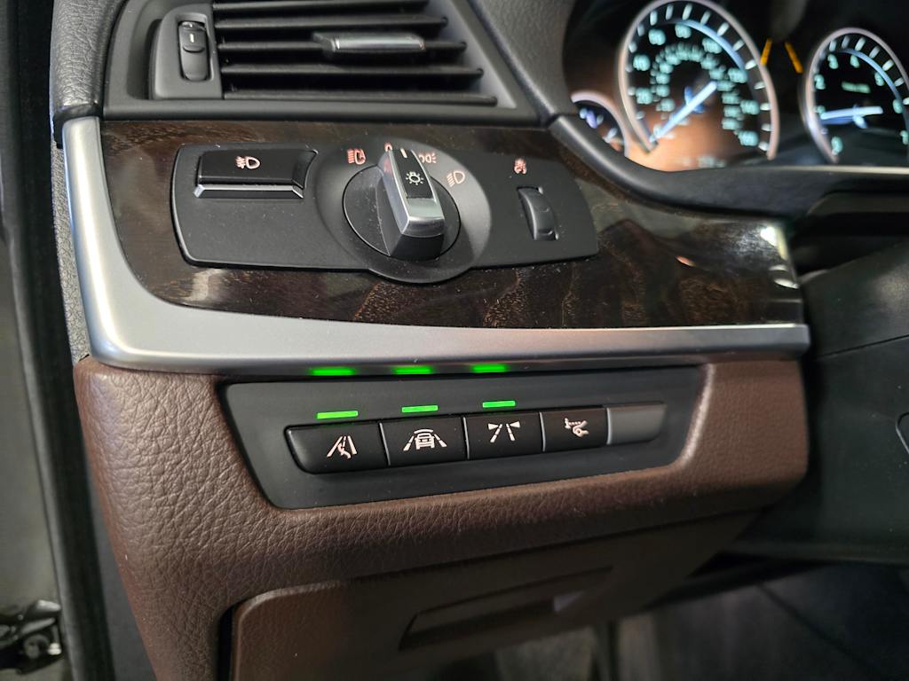 Thumbnail: 2016 BMW 5 Series - 29