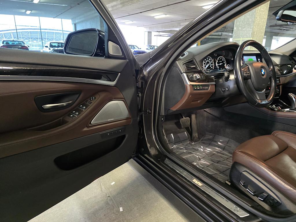 Thumbnail: 2016 BMW 5 Series - 14