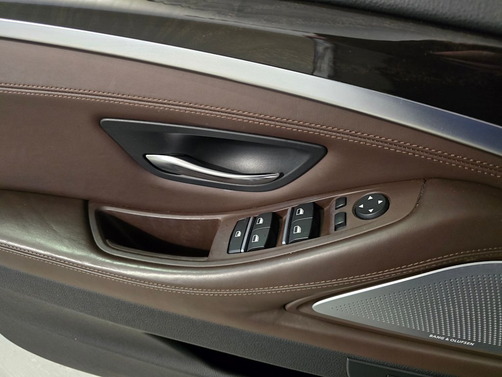 Thumbnail: 2016 BMW 5 Series - 30