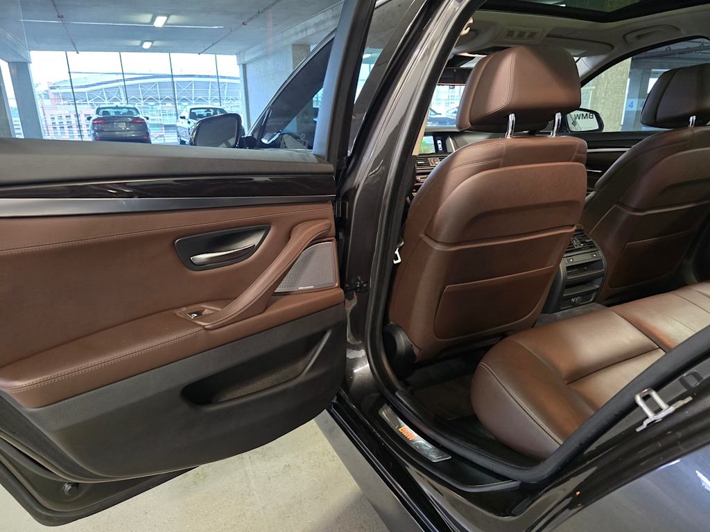 Thumbnail: 2016 BMW 5 Series - 32