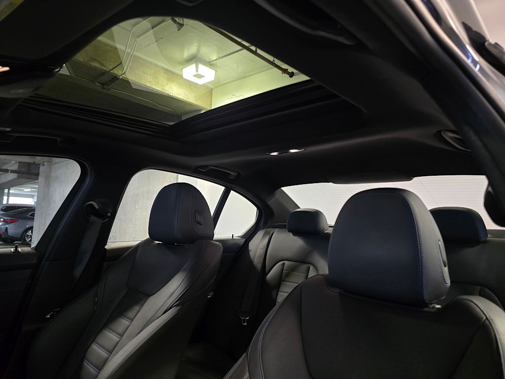 Thumbnail: 2021 BMW 3 Series - 35