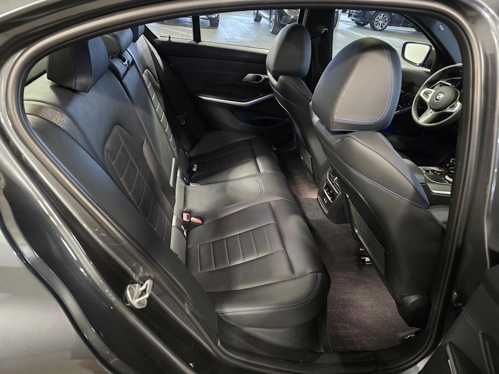 Thumbnail: 2021 BMW 3 Series - 37