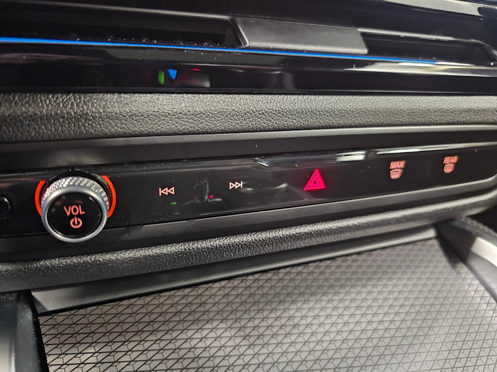 Thumbnail: 2025 BMW 4 Series - 28