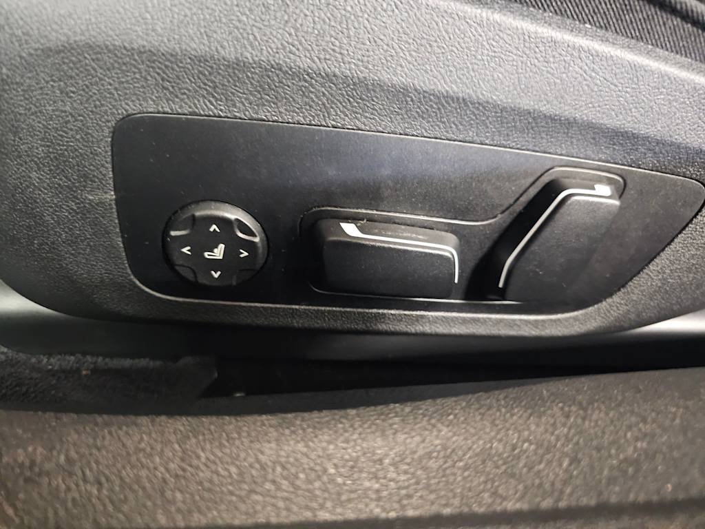 Thumbnail: 2025 BMW 4 Series - 36