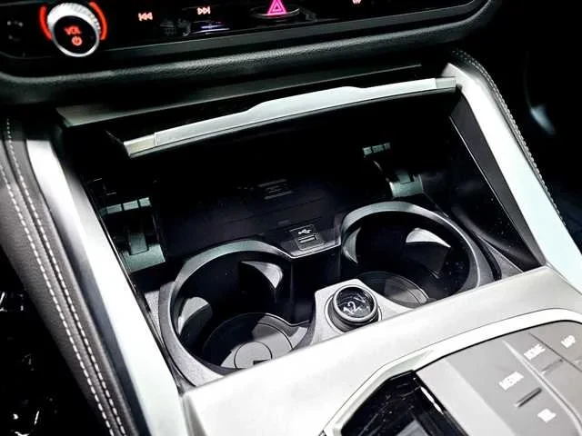 Thumbnail: 2025 BMW 4 Series - 24