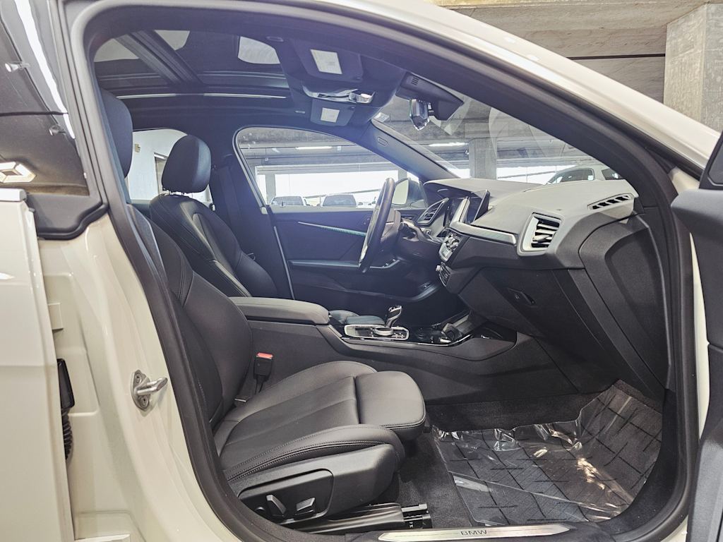 Thumbnail: 2024 BMW 2 Series - 11