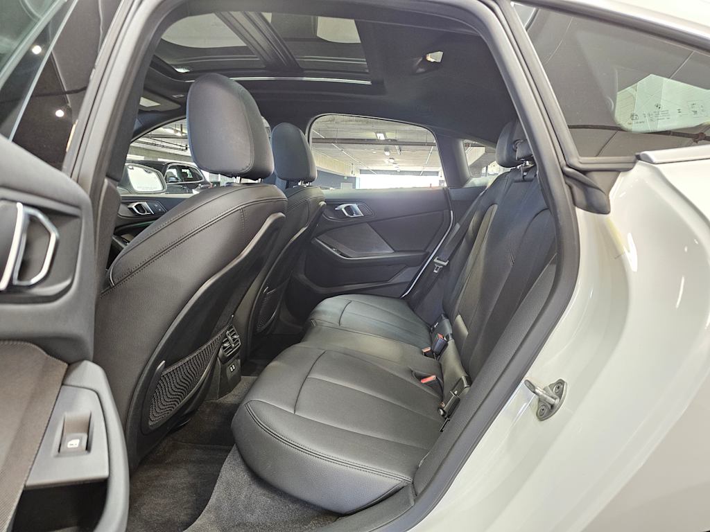 Thumbnail: 2024 BMW 2 Series - 13