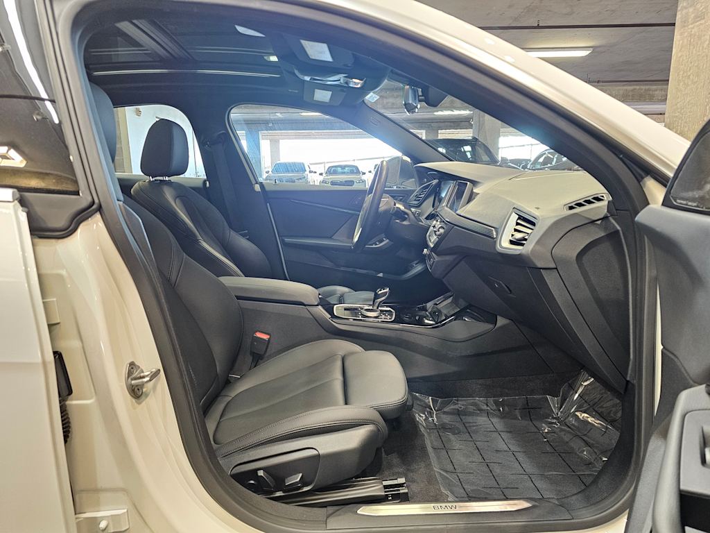 Thumbnail: 2024 BMW 2 Series - 12