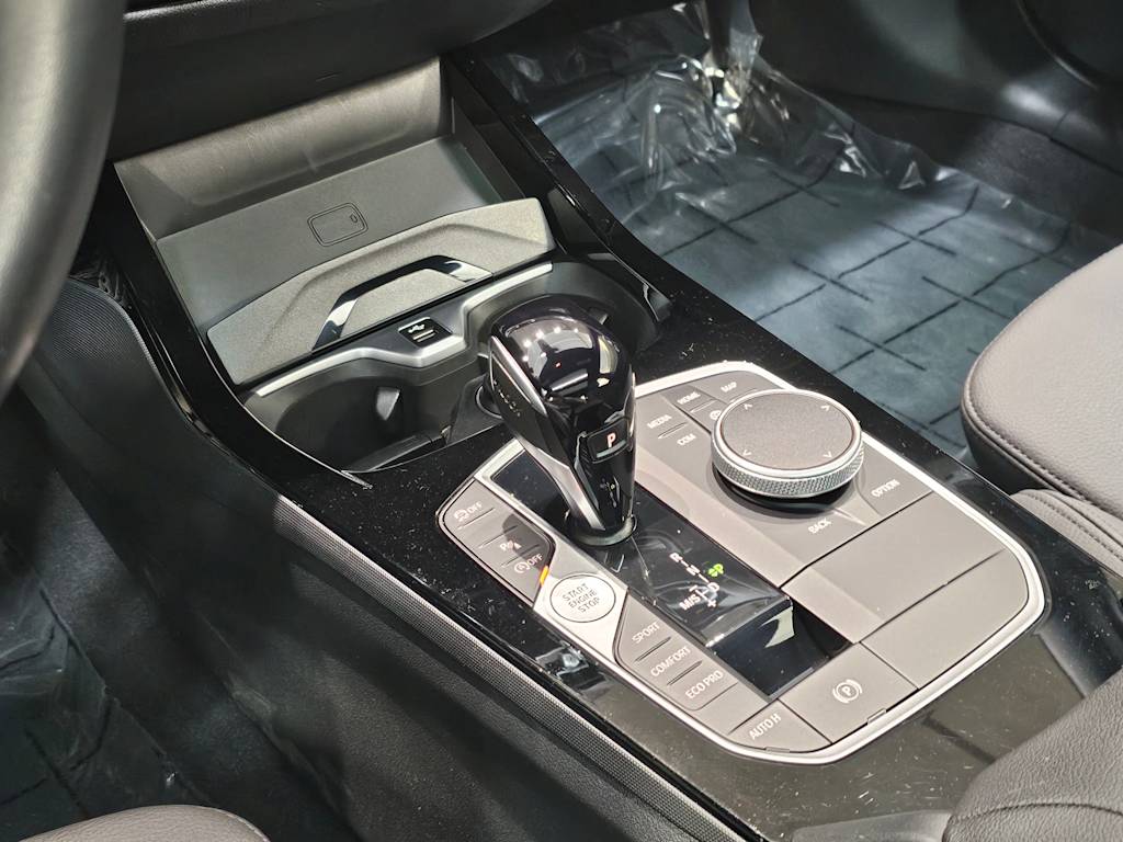 Thumbnail: 2024 BMW 2 Series - 16