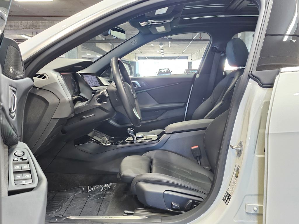 Thumbnail: 2024 BMW 2 Series - 11