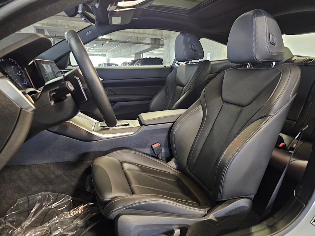 Thumbnail: 2023 BMW 4 Series - 10