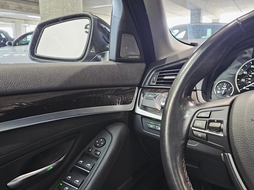 Thumbnail: 2015 BMW 5 Series - 28