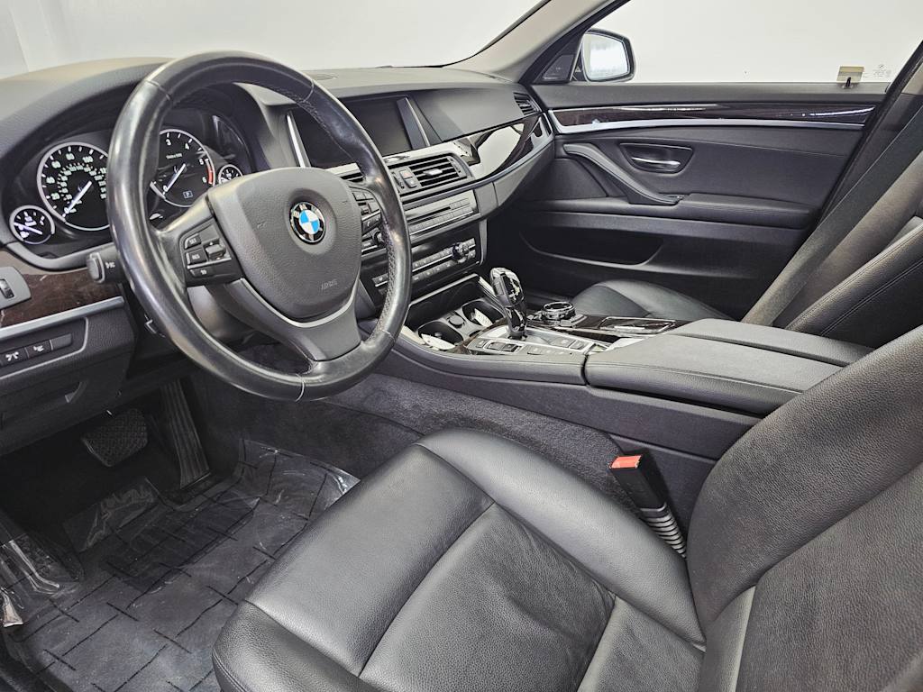 Thumbnail: 2015 BMW 5 Series - 2