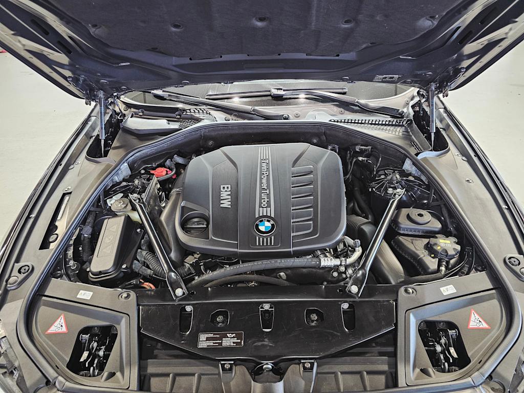 Thumbnail: 2015 BMW 5 Series - 9