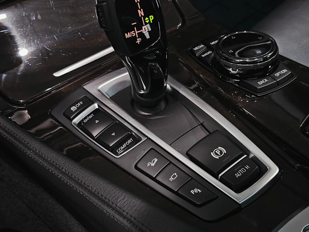 Thumbnail: 2015 BMW 5 Series - 7