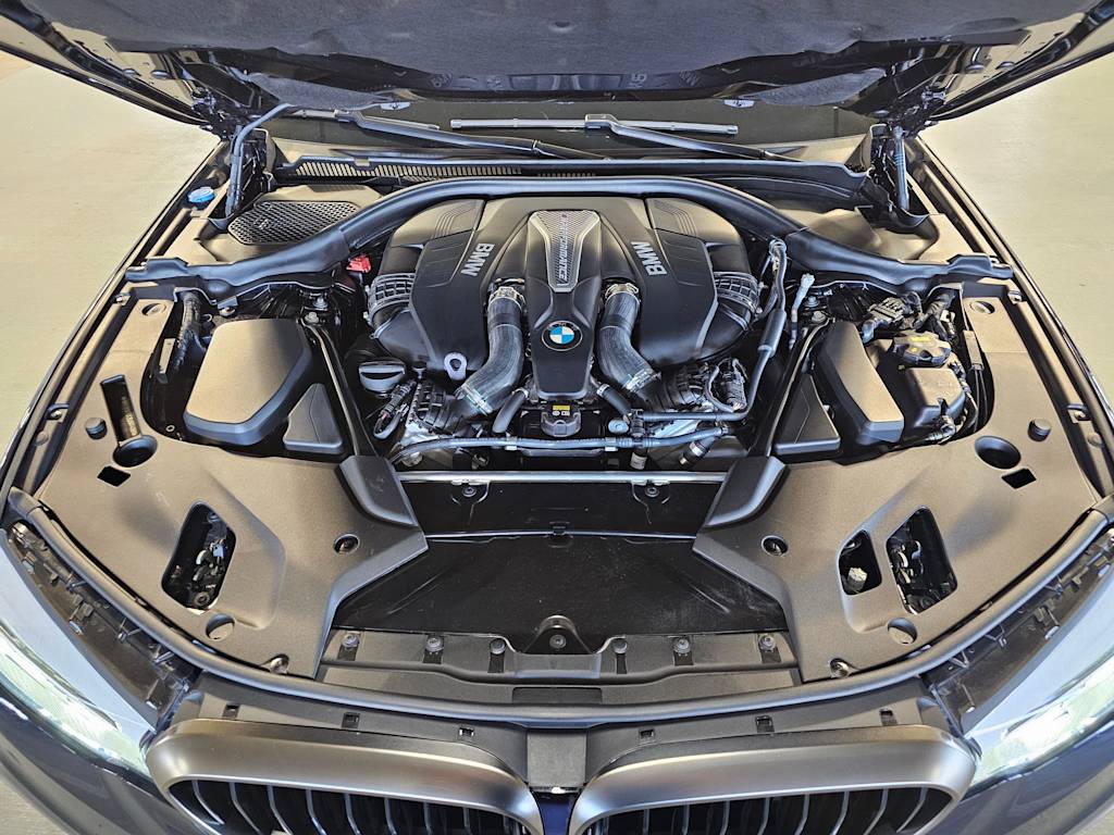 Thumbnail: 2018 BMW 5 Series - 9