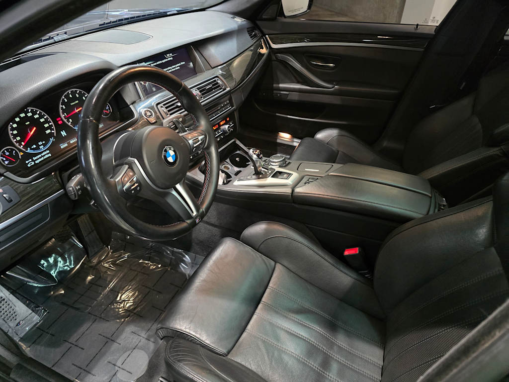 Thumbnail: 2015 BMW M5 - 11