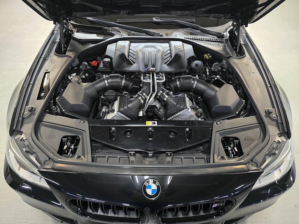 Thumbnail: 2015 BMW M5 - 9