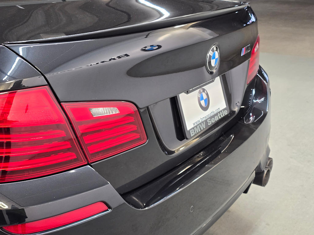 Thumbnail: 2015 BMW M5 - 21