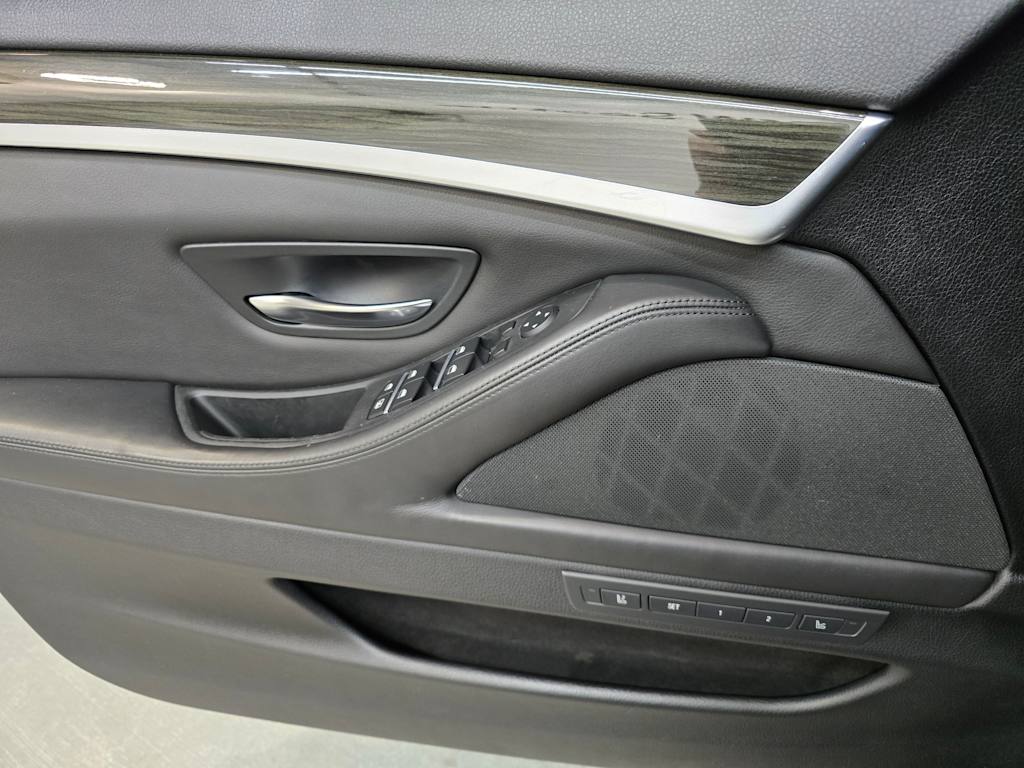 Thumbnail: 2015 BMW M5 - 29