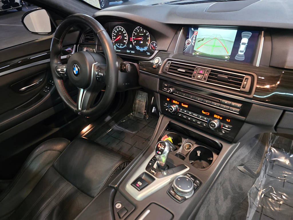 Thumbnail: 2015 BMW M5 - 15