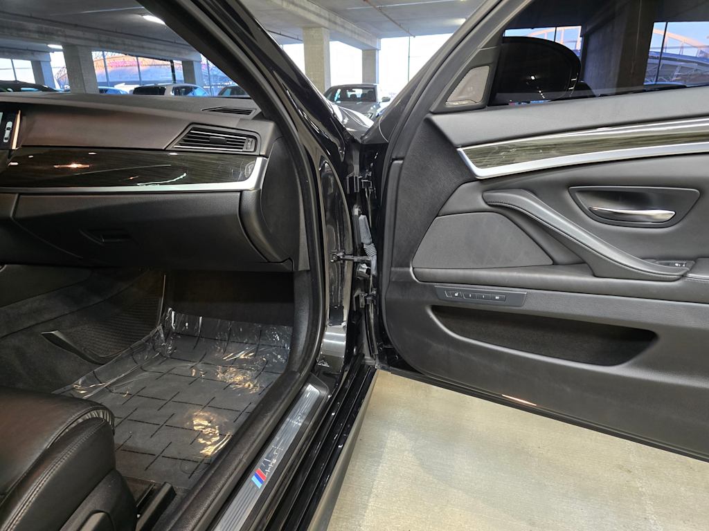 Thumbnail: 2015 BMW M5 - 35