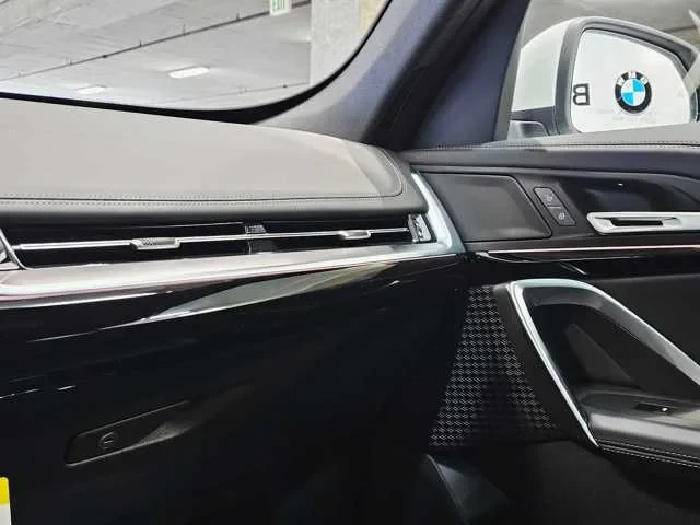 Thumbnail: 2025 BMW X1 - 25