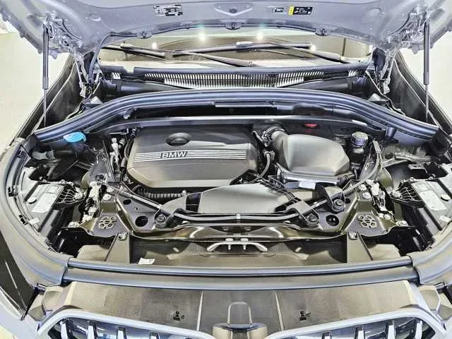Thumbnail: 2025 BMW X1 - 8