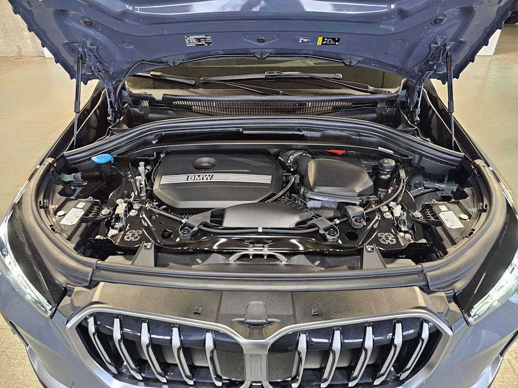 Thumbnail: 2023 BMW X1 - 8