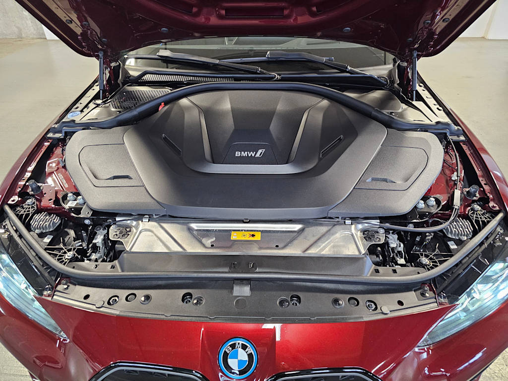 Thumbnail: 2023 BMW i4 - 9