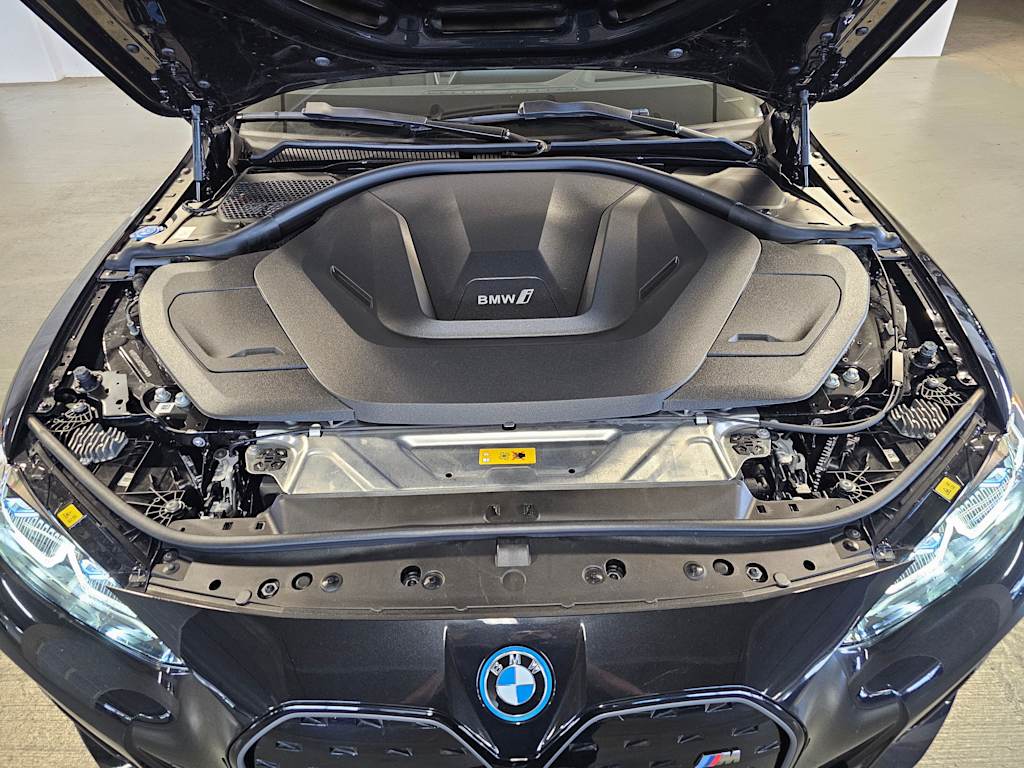 Thumbnail: 2023 BMW i4 - 9