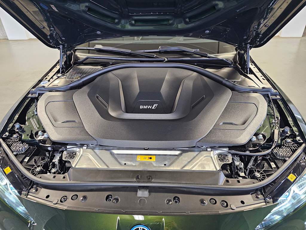 Thumbnail: 2024 BMW i4 - 8