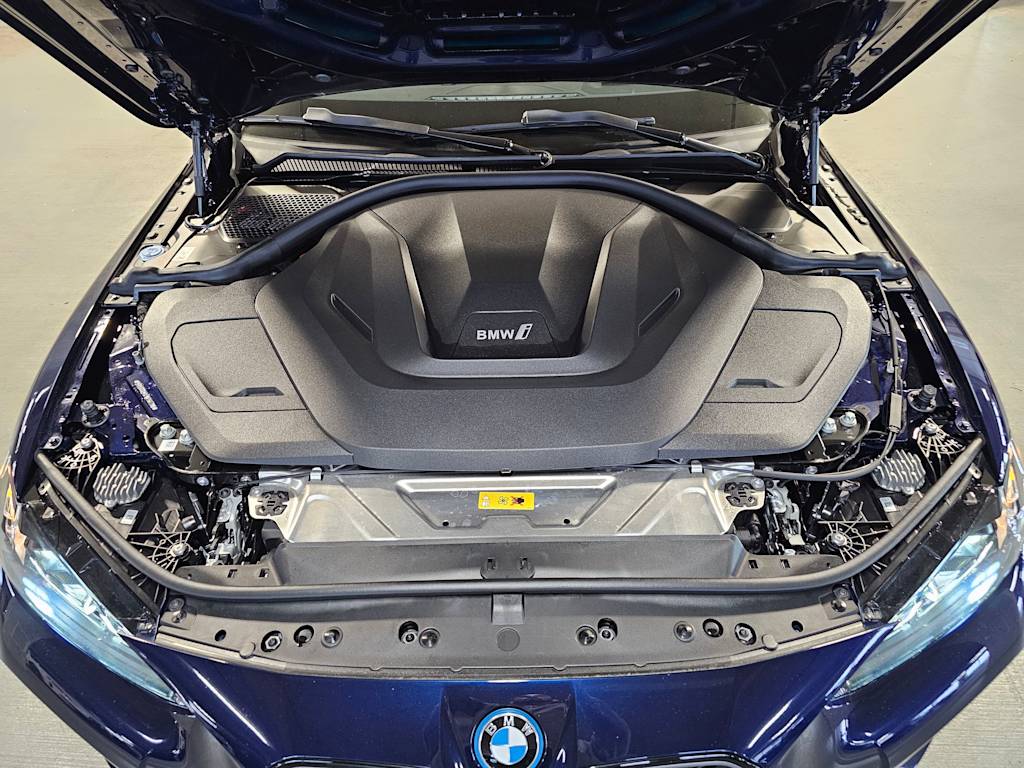 Thumbnail: 2024 BMW i4 - 8