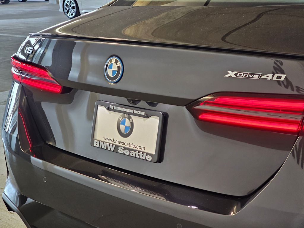 Thumbnail: 2026 BMW i5 - 21
