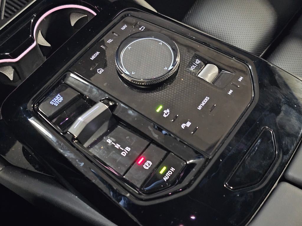 Thumbnail: 2026 BMW i5 - 25