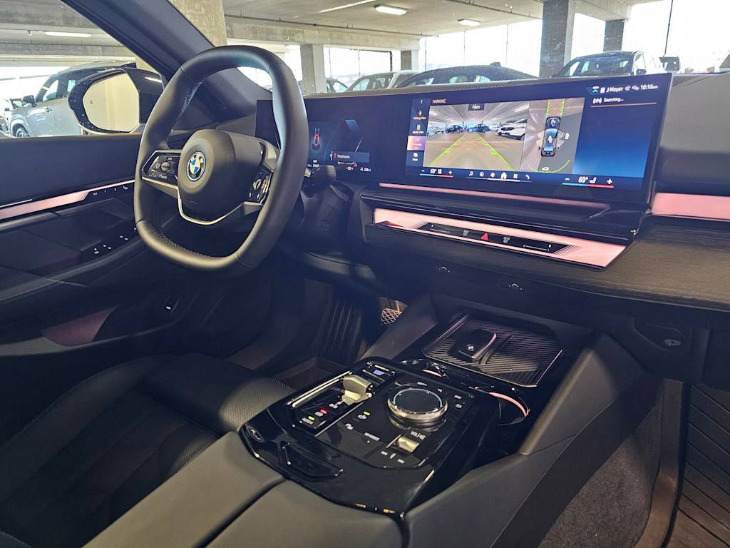 Thumbnail: 2026 BMW i5 - 14